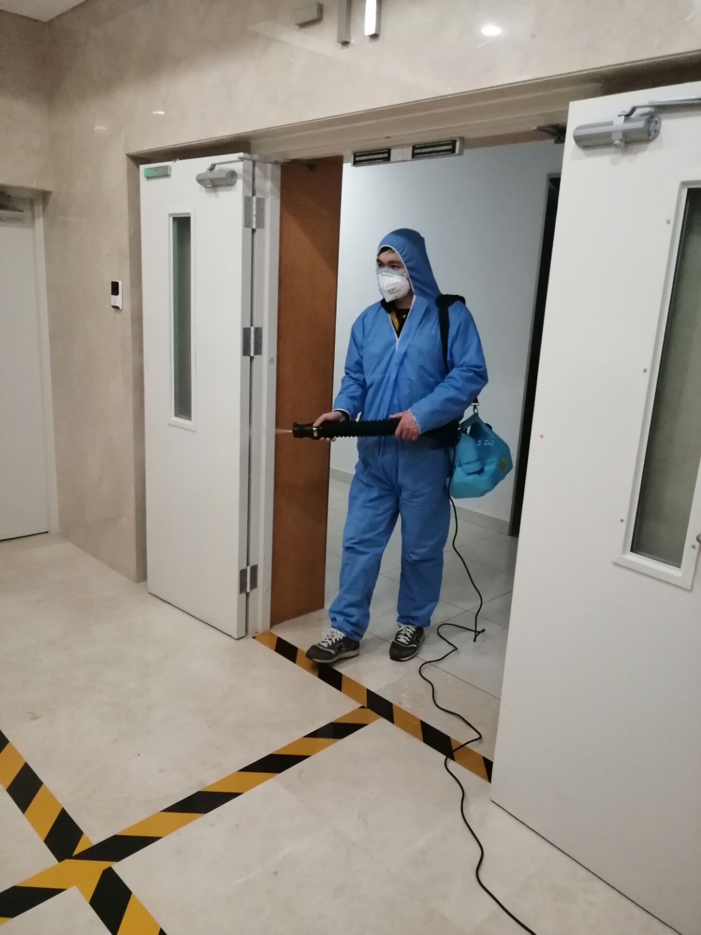 大厦室内消毒公司的报价的操作员是要经过专业培训后上岗